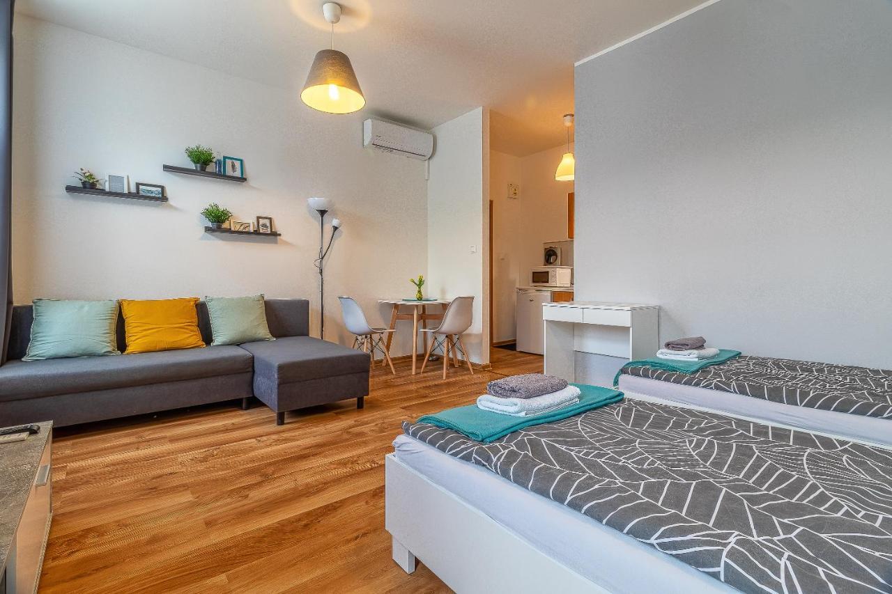 Jonas Apartments - Great Location Near Bratislava City Center Екстериор снимка